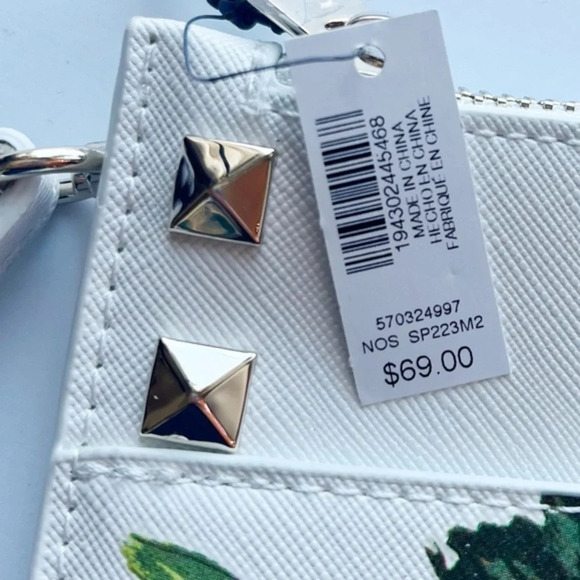 White House Black Market • NWT Hydrangea Pouch Wristlet - Picture 10 of 10